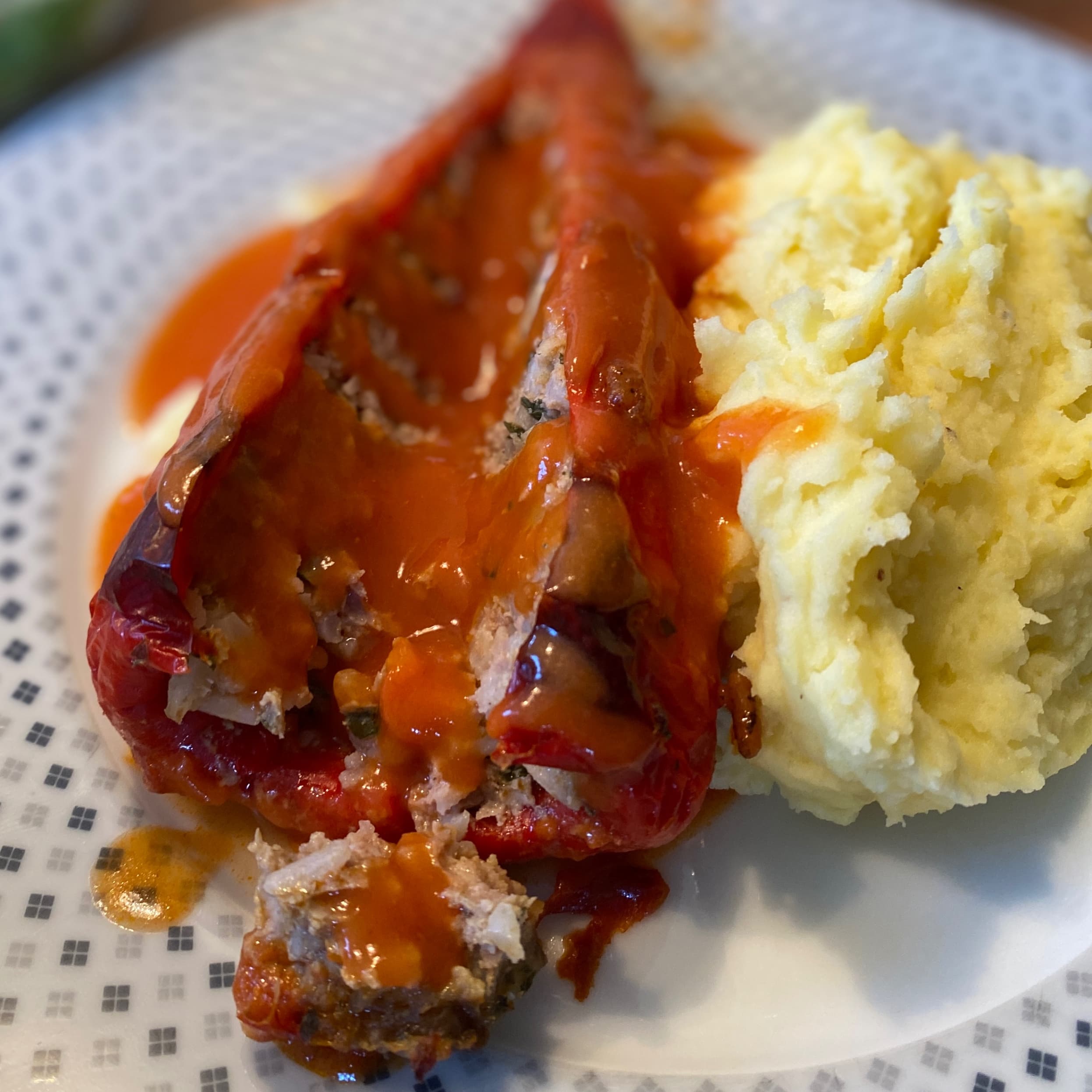 Stuffed Peppers with Tomato Salsa and Mash Recipe Image