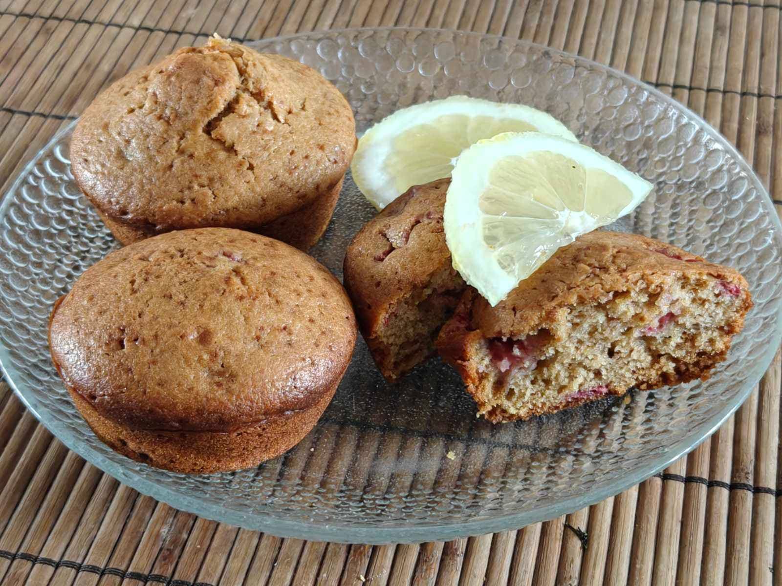Muffins au citron et aux framboises Recipe Image