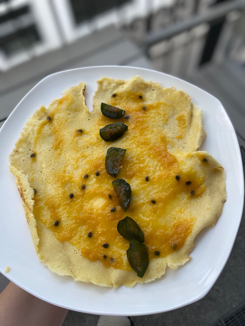 Przepis Rocely użytkownika Słodkie naleśniki z purée z mango i marakui