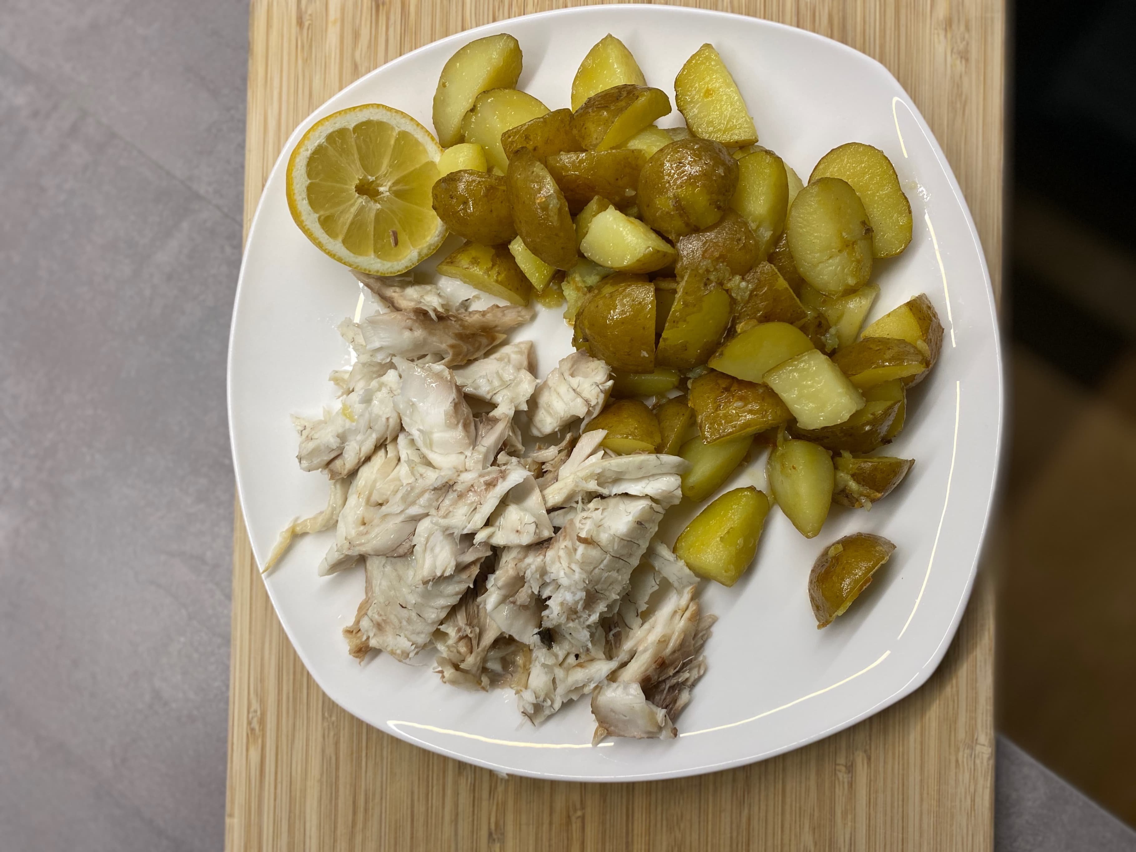 Sea Bream with Crispy Sautéed Potatoes Recipe Image