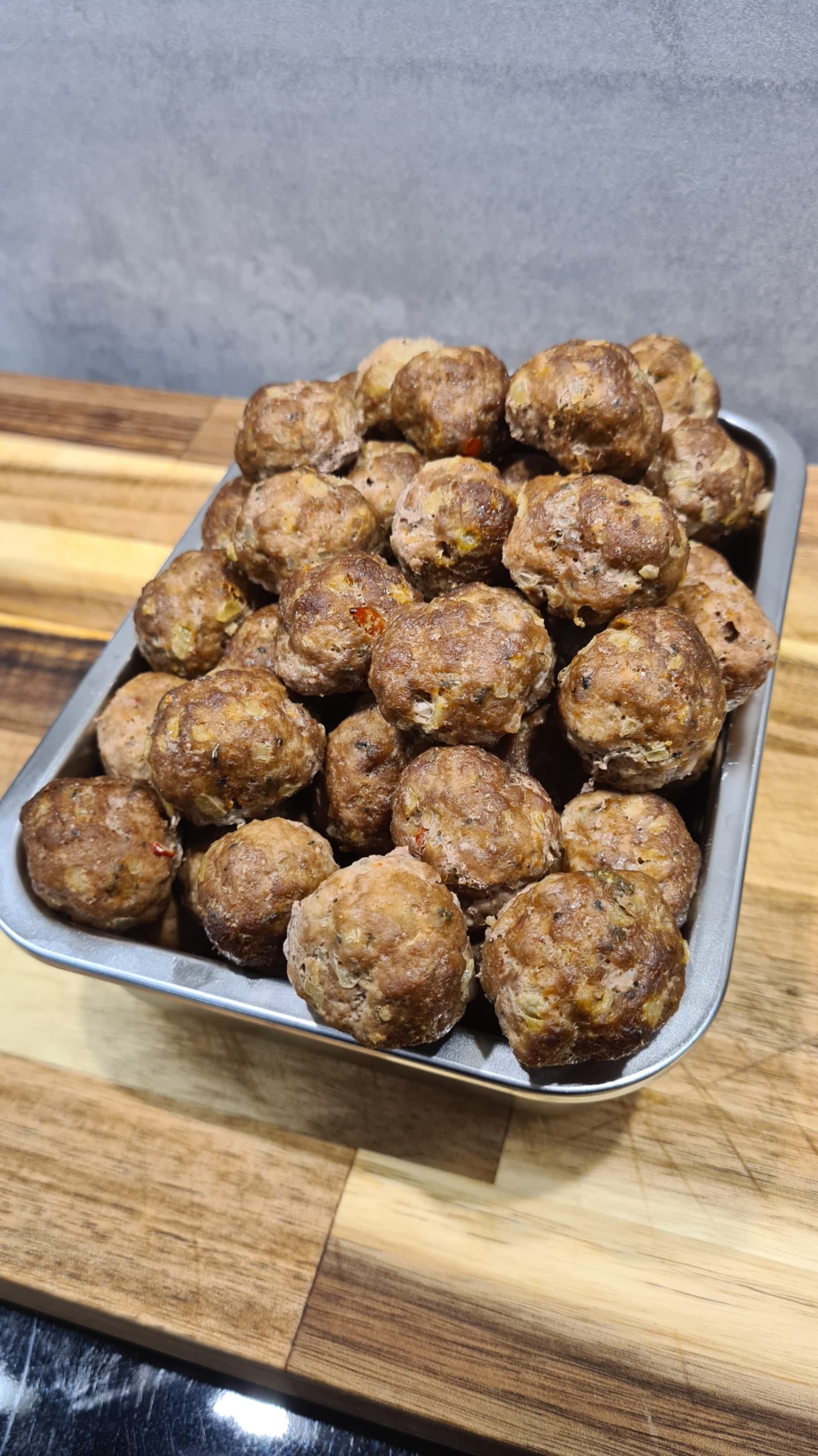 Oven-Baked Meatballs with Mediterranean Herbs and Spices Rocely Recipe