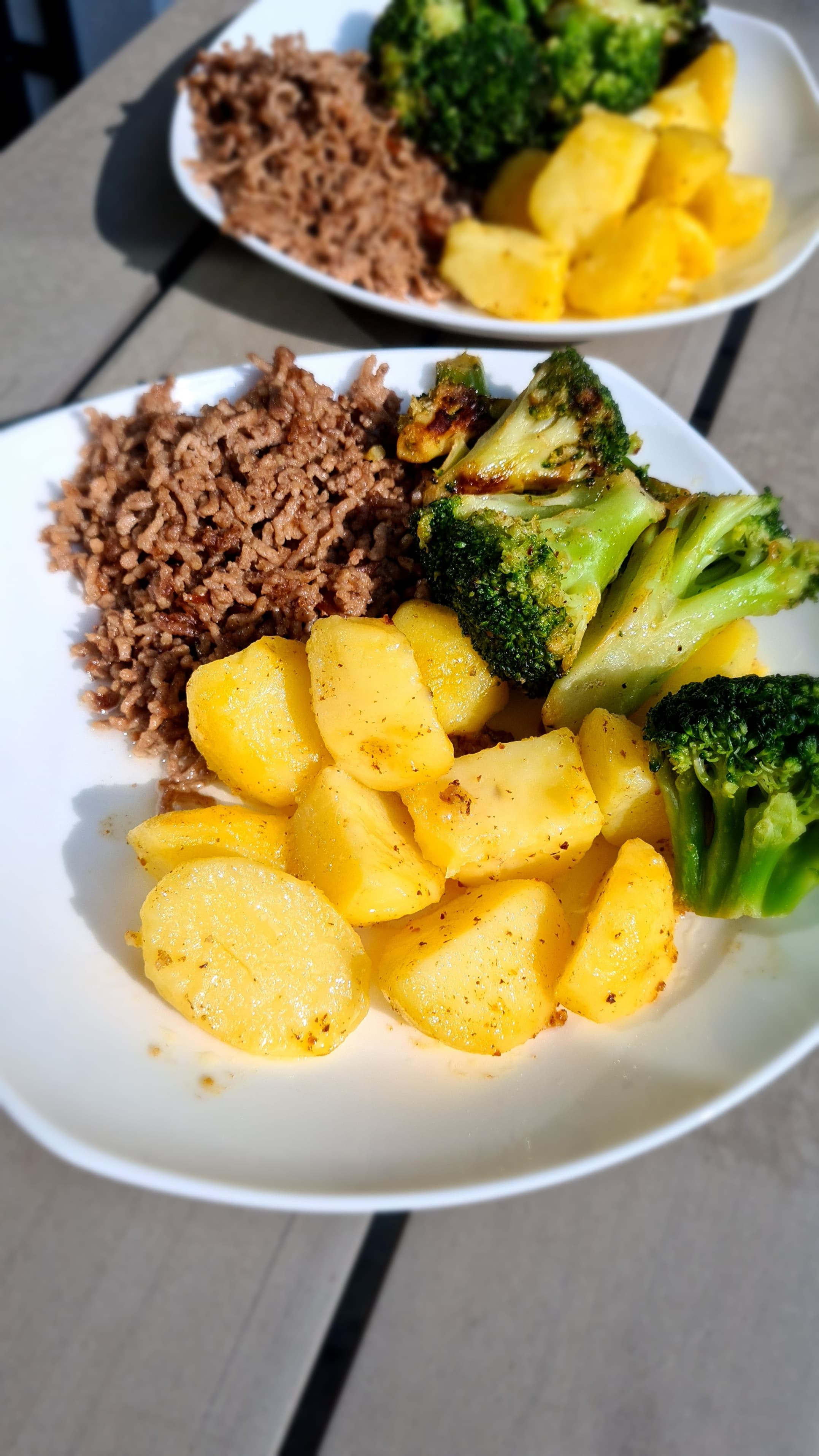 Simple Minced Meat with Potatoes and Broccoli Recipe Image