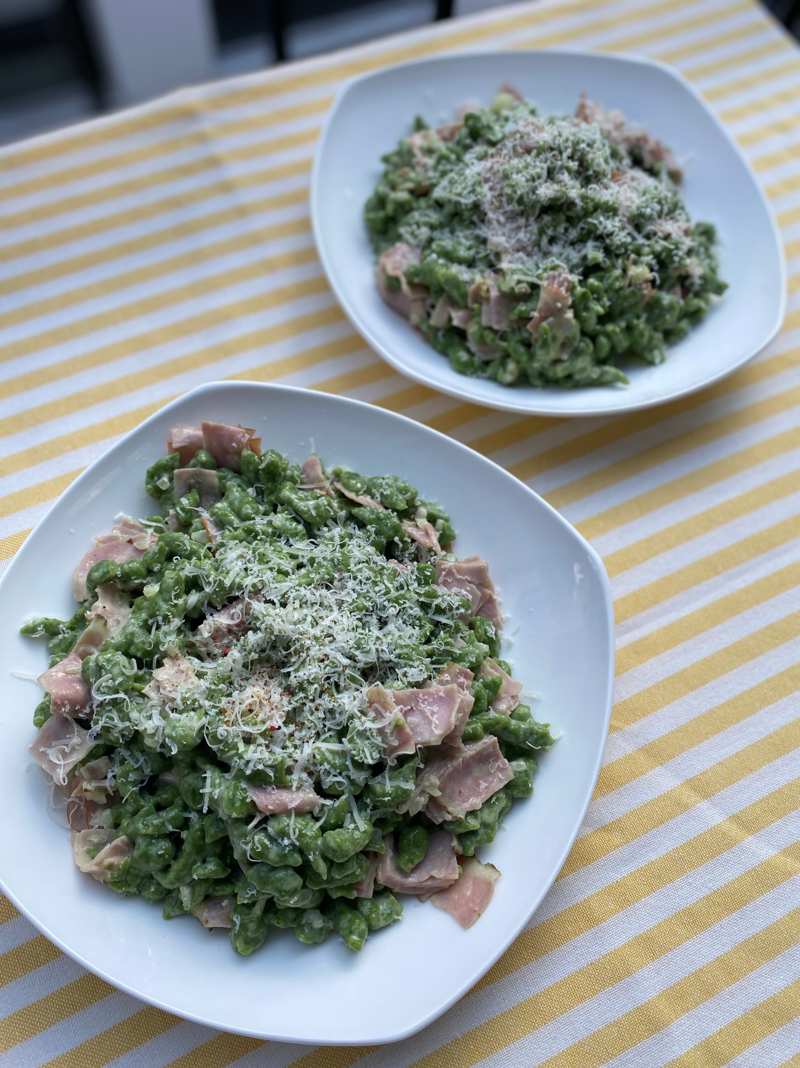 Protein Spinach Spätzle with Ham, Cream & Parmesan Recipe Image