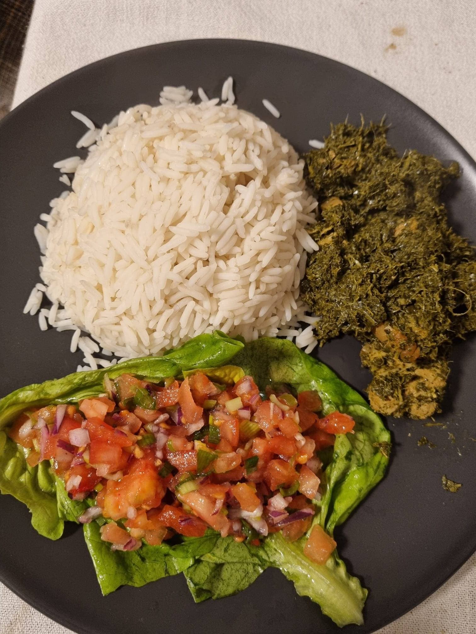 RAVITOTO sy Henakisoa malgache original (feuilles de manioc cuites avec du porc) Recipe Image