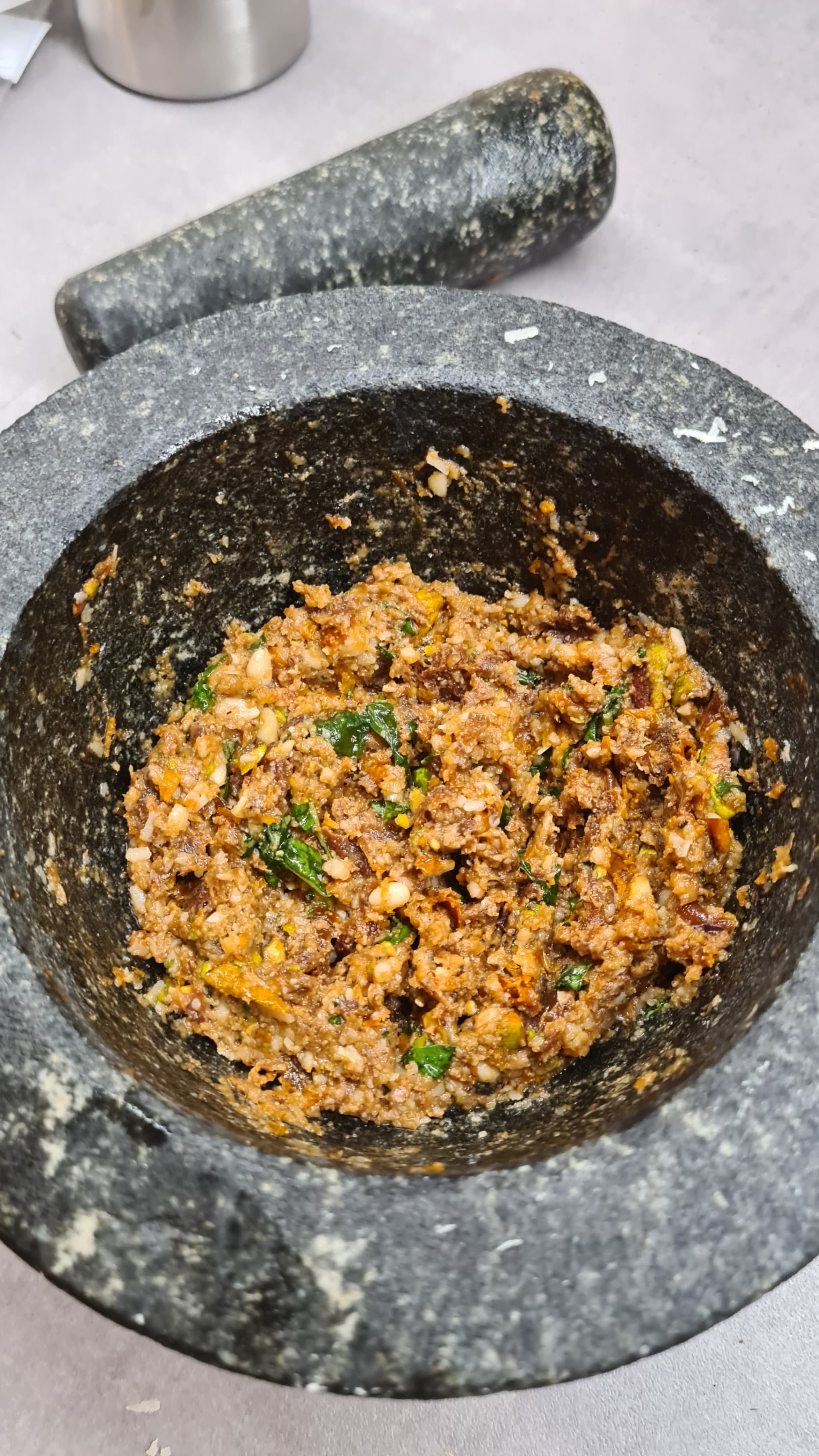 Spaghetti with Red Pesto and Tuna Recipe Image