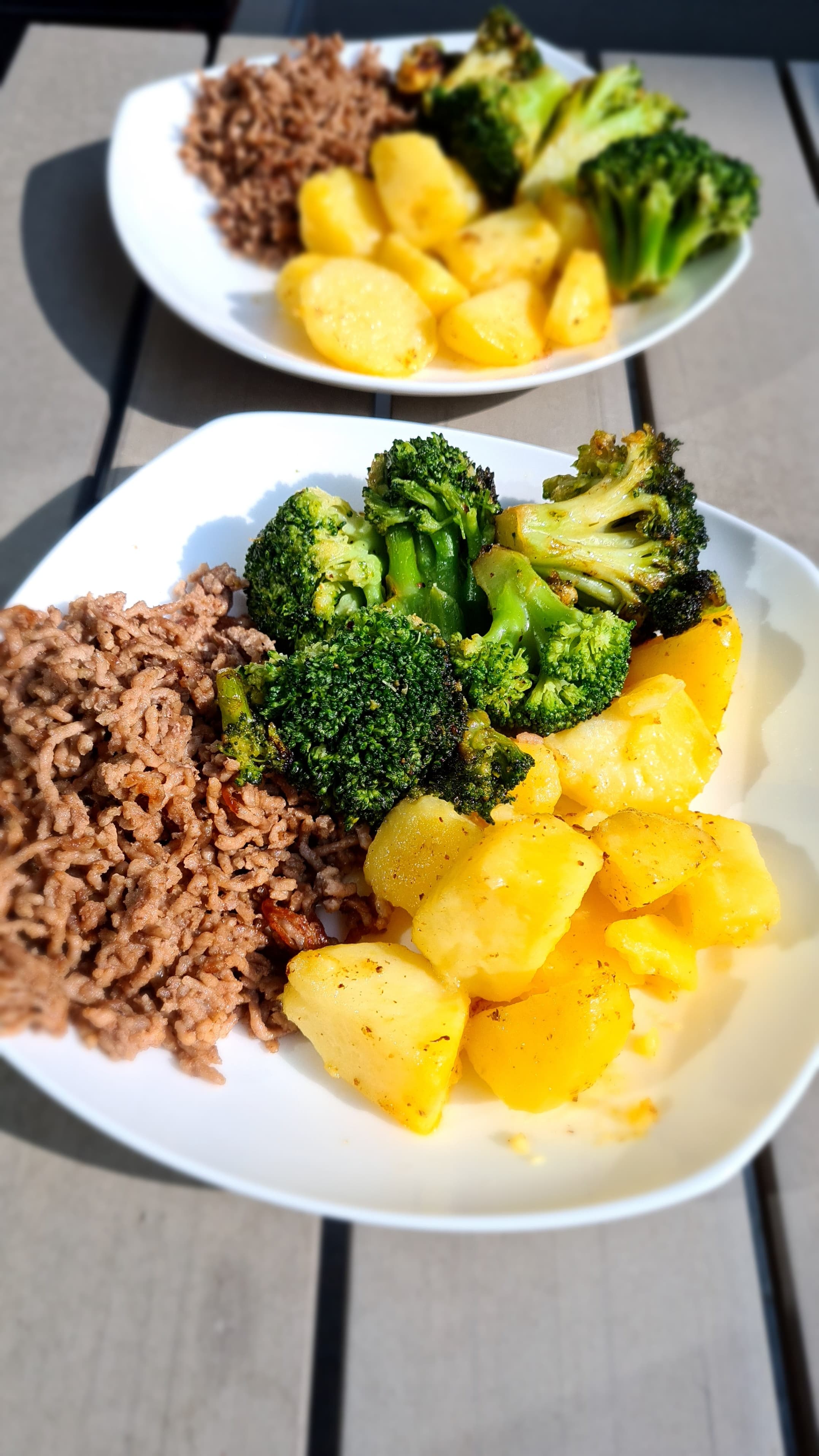 Simple Minced Meat with Potatoes and Broccoli Recipe Image