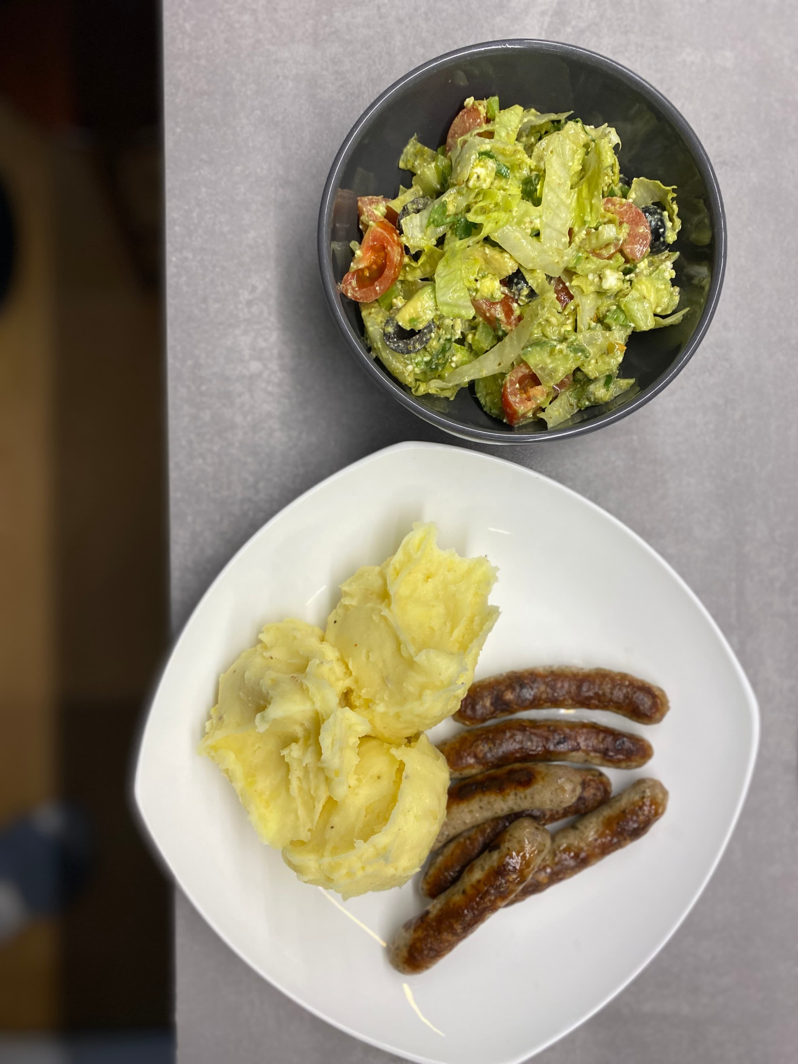 Bavarian Sausages with Mashed Potatoes Recipe Image