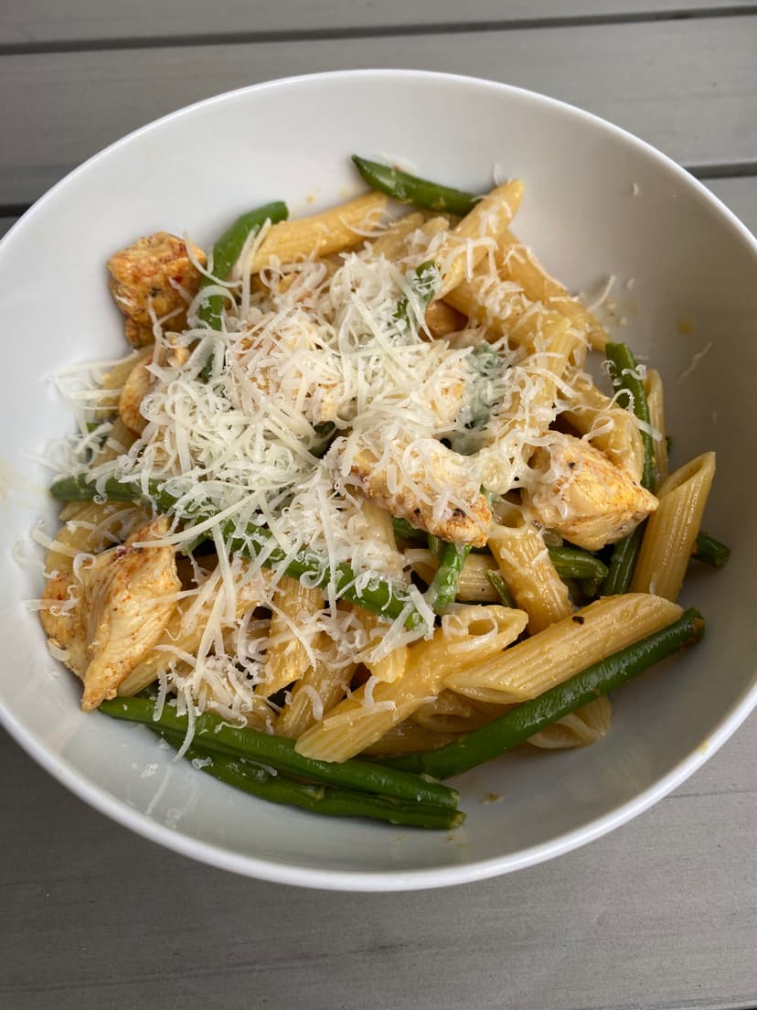 Creamy Garlic Chicken Penne with Fresh Green Beans Rocely Recipe