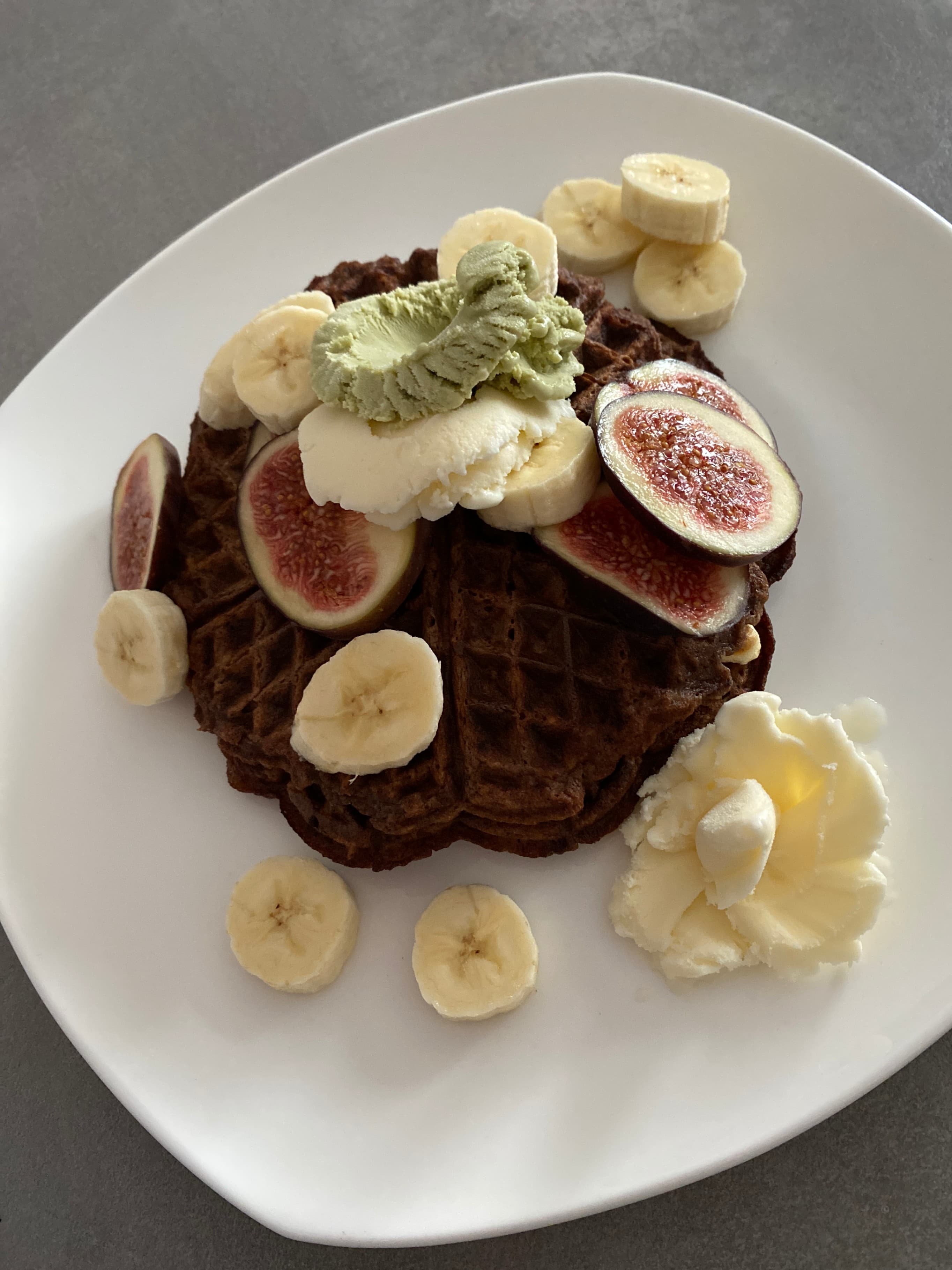 Protein Waffles with Banana and Cocoa Recipe Image