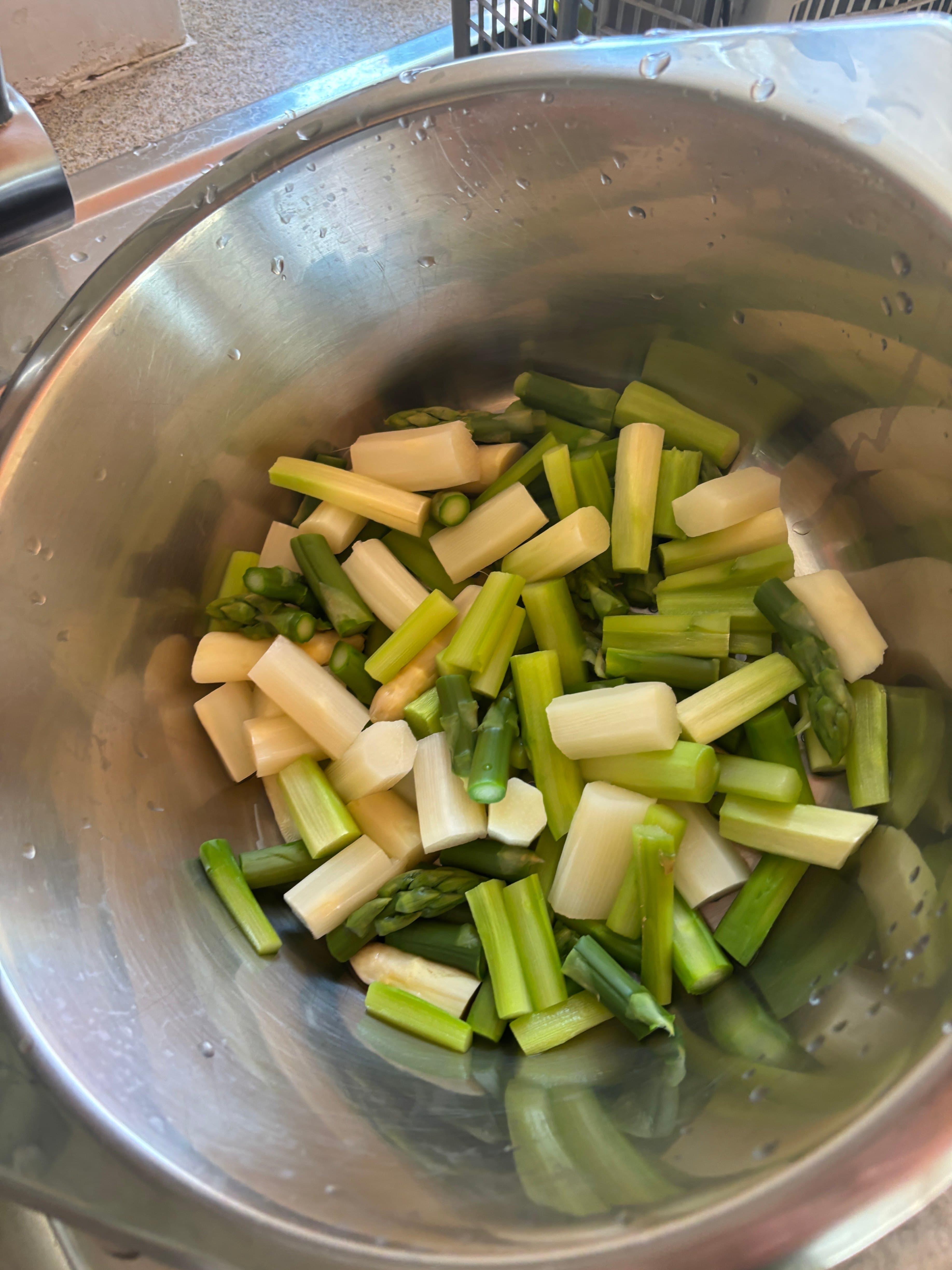 Flammkuchen with Asparagus Recipe Image