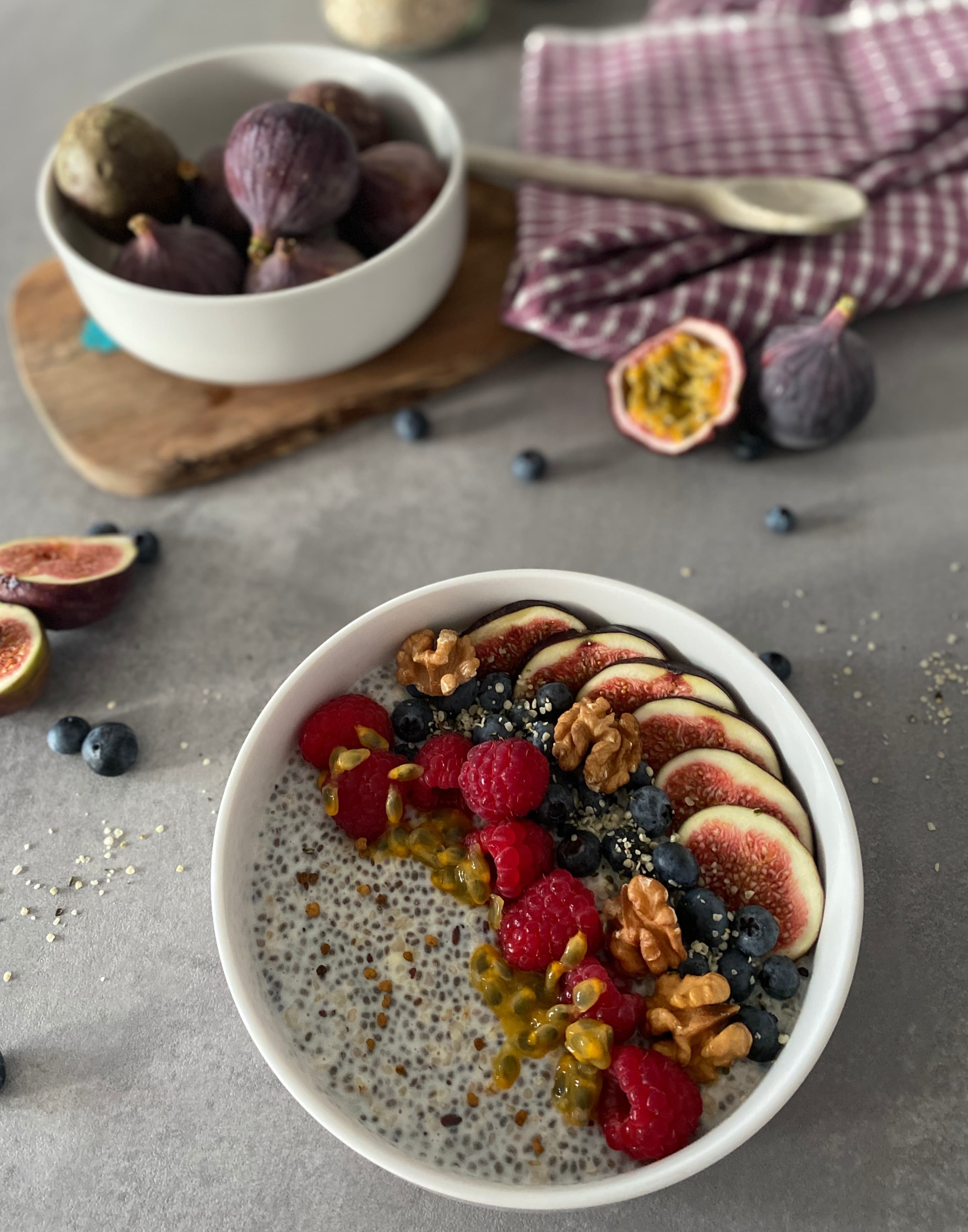 Raspberry Figs Chia Bowl Recipe Image