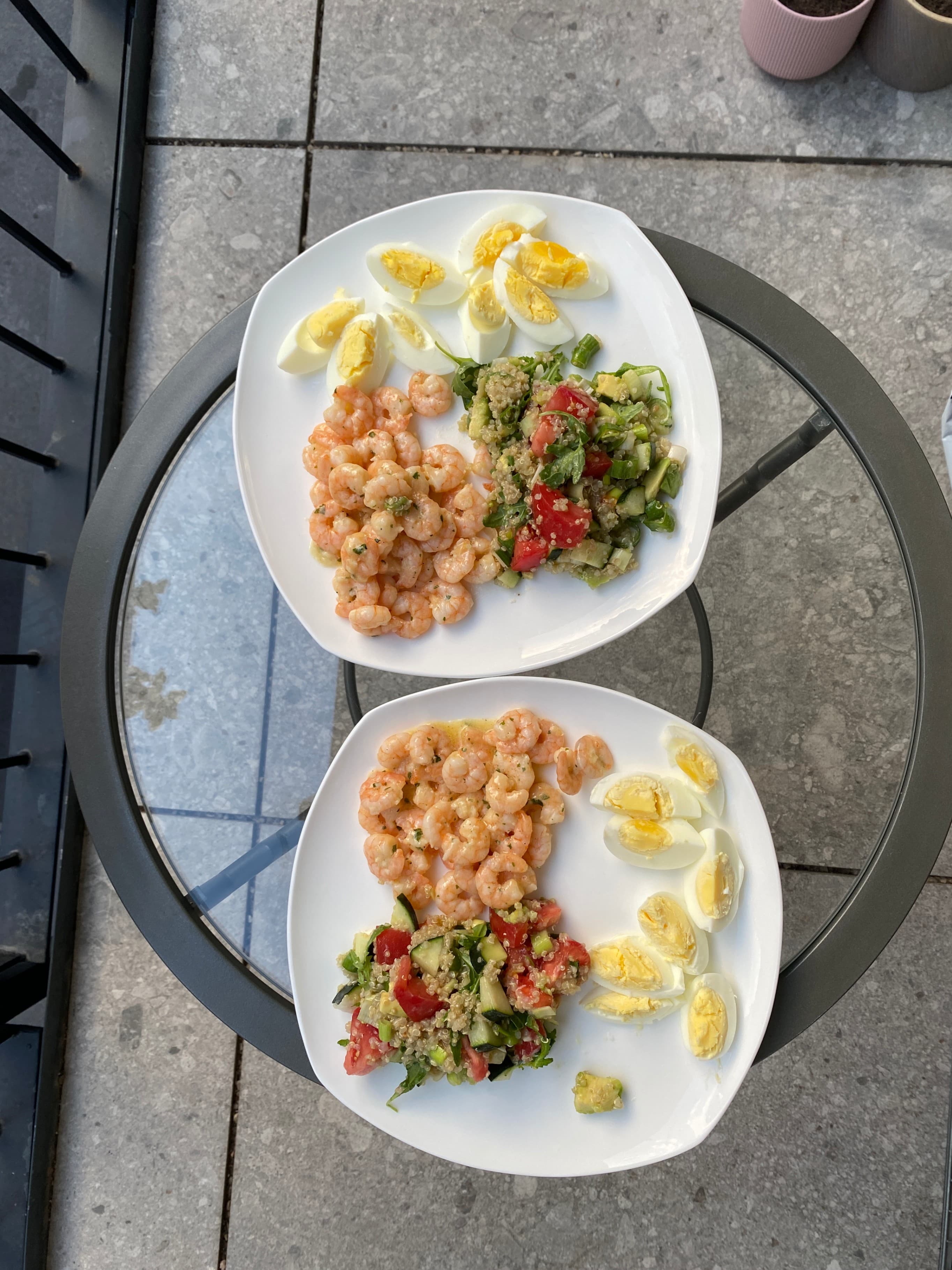 Shrimps with Quinoa Salad Recipe Image