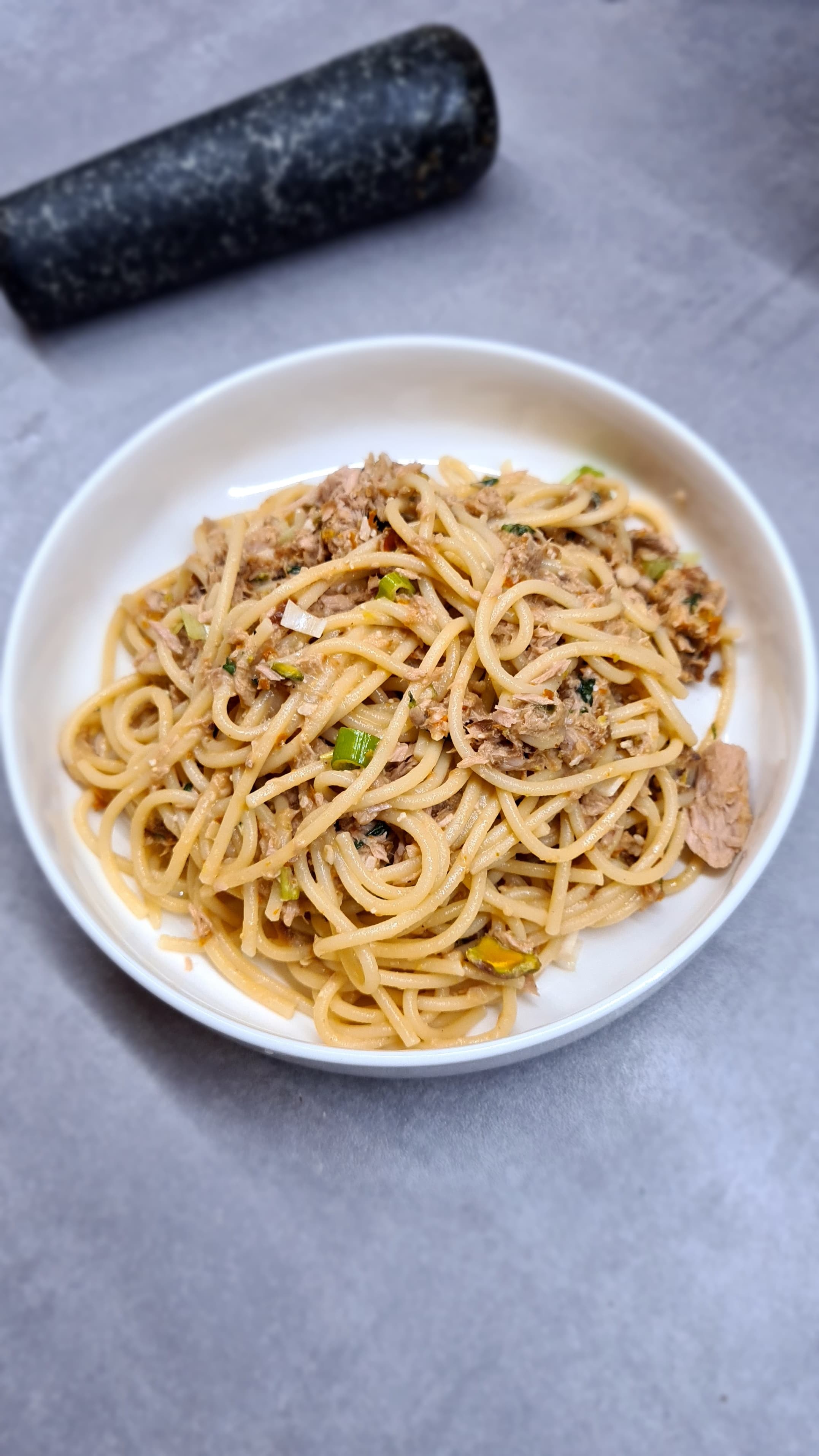 Spaghetti with Red Pesto and Tuna Recipe Image