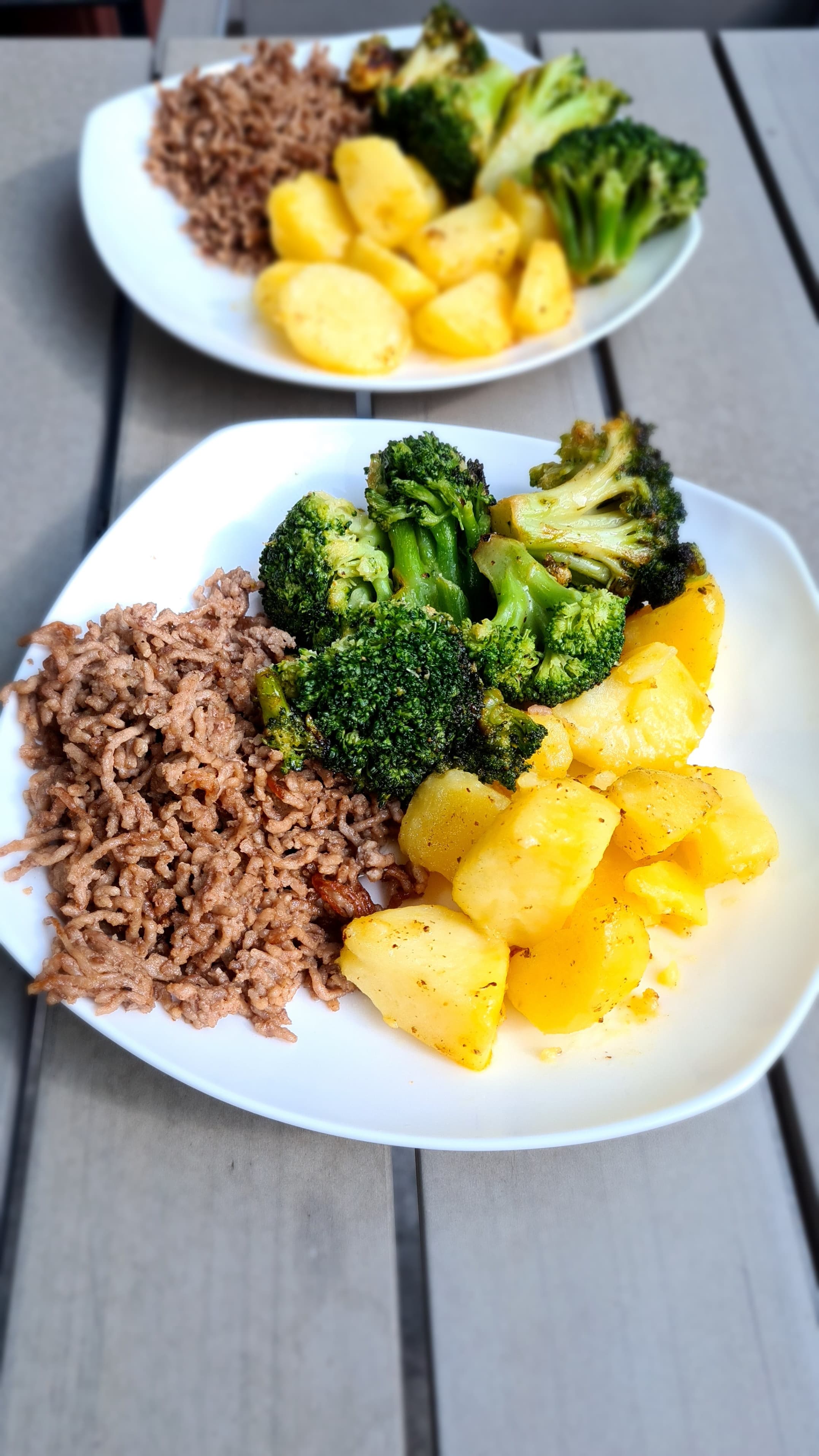 Simple Minced Meat with Potatoes and Broccoli Recipe Image
