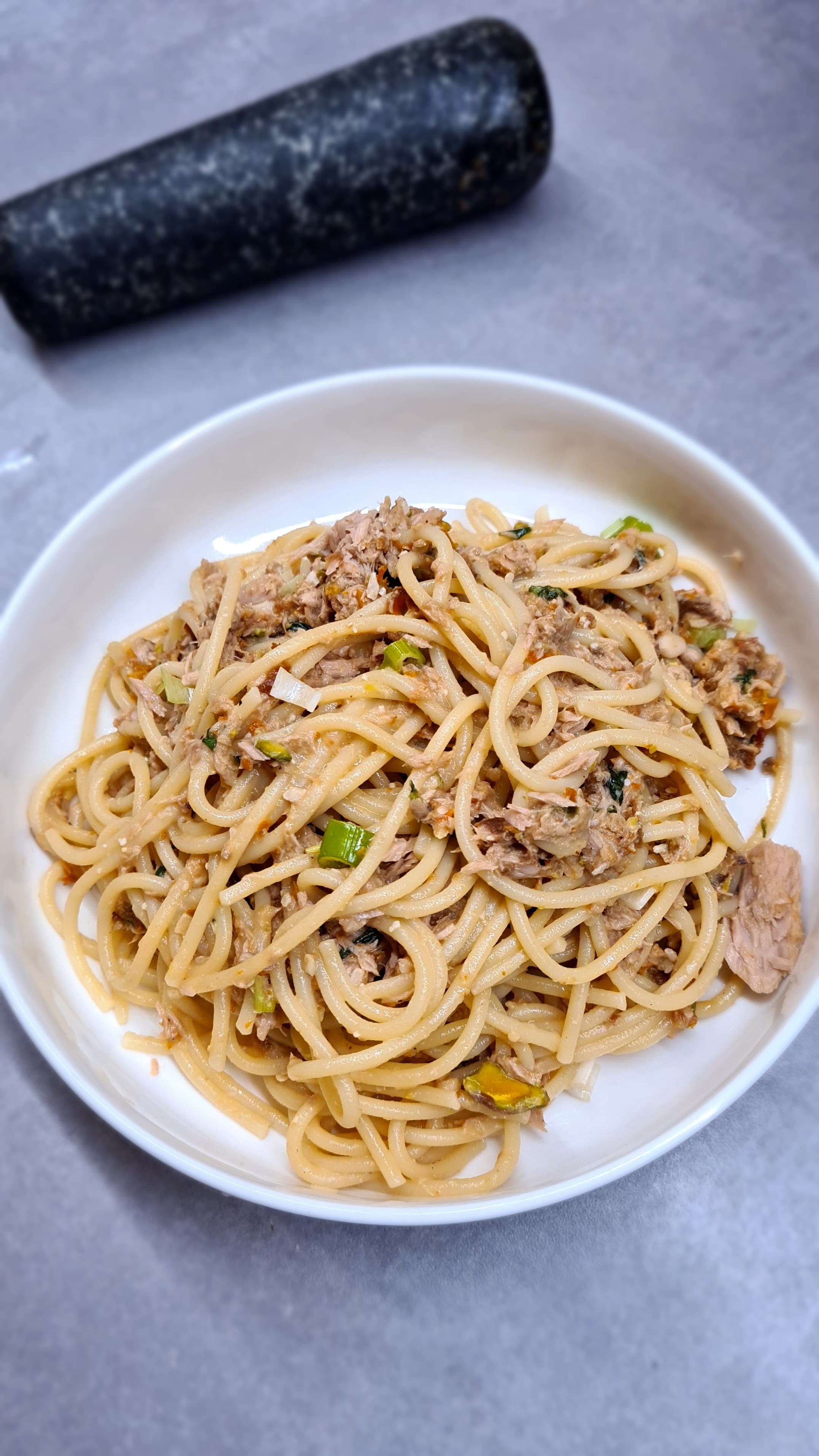 Spaghetti with Red Pesto and Tuna Recipe Image