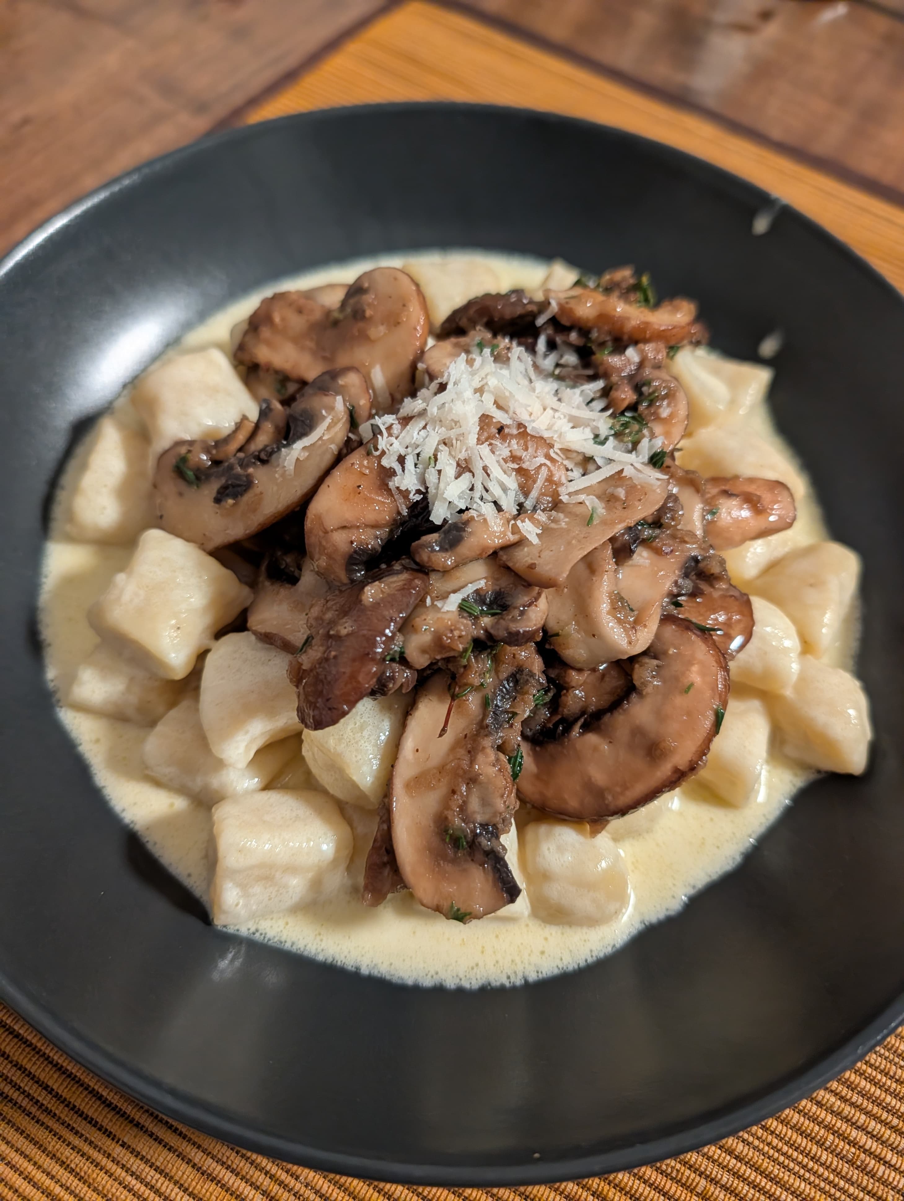 Gnocchi with Mushrooms and Truffle Sauce Rocely Recipe
