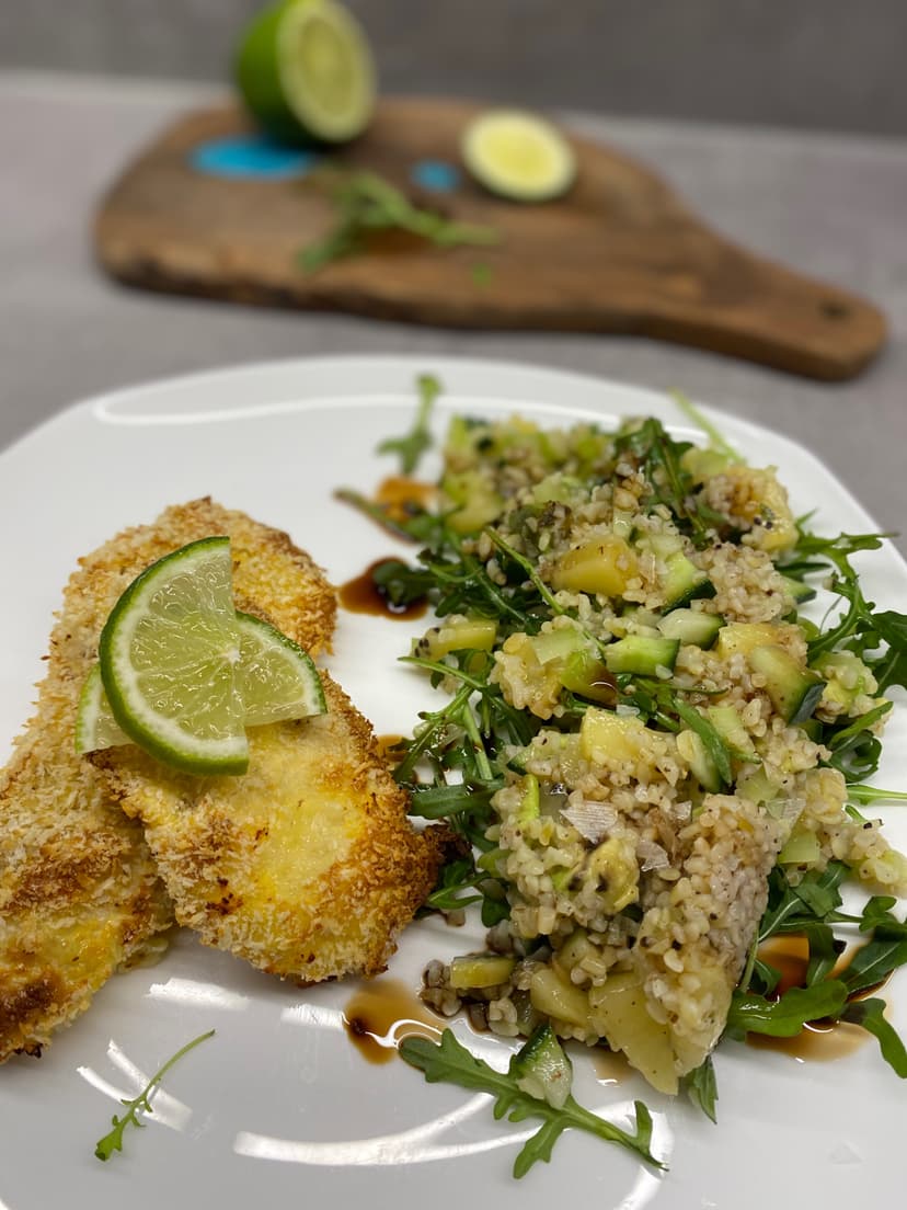 Receta de Rocely de Pollo Crujiente con Ensalada de Bulgur y Kiwi