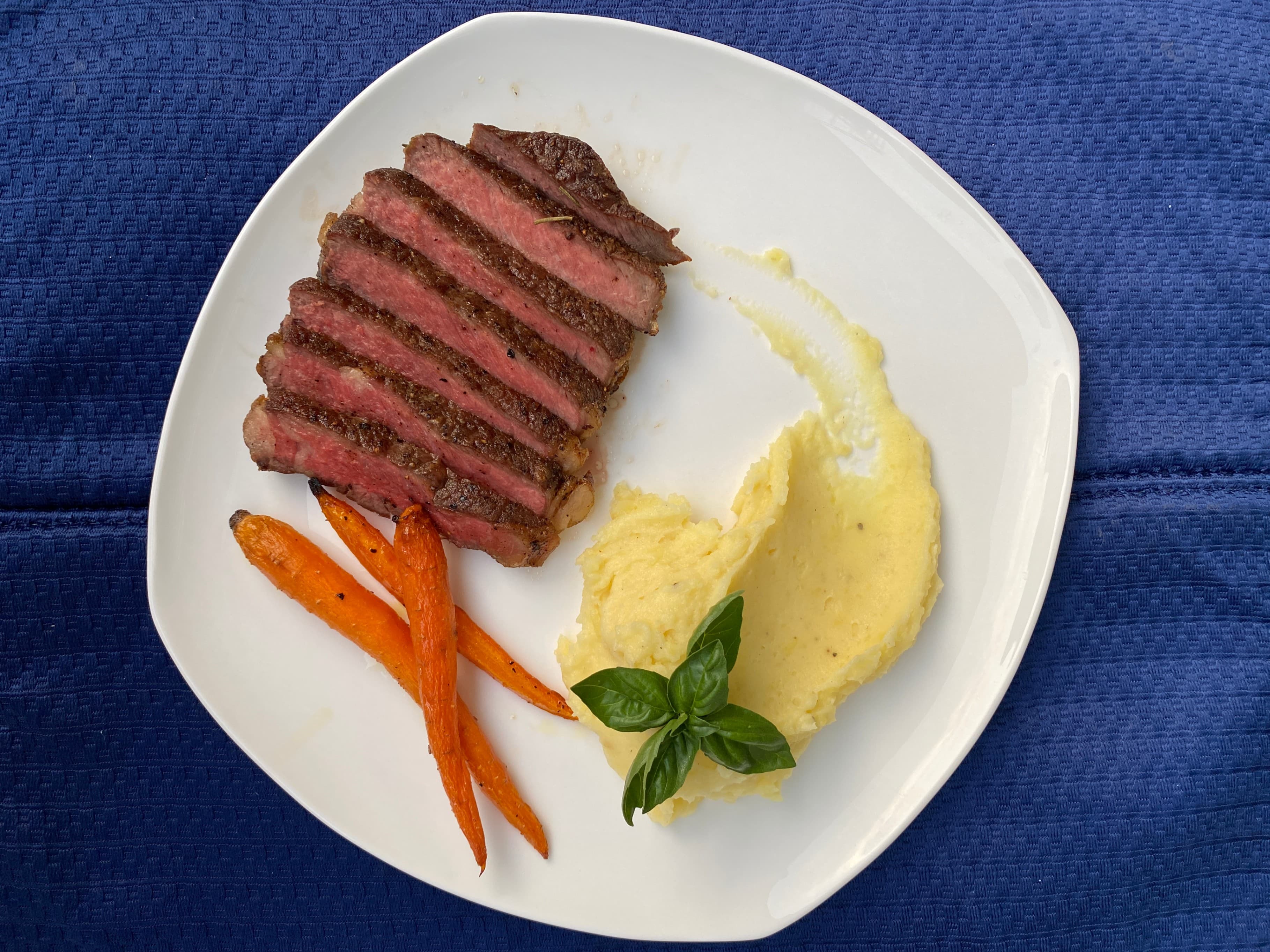 Steak with Mashed Potatoes Recipe Image