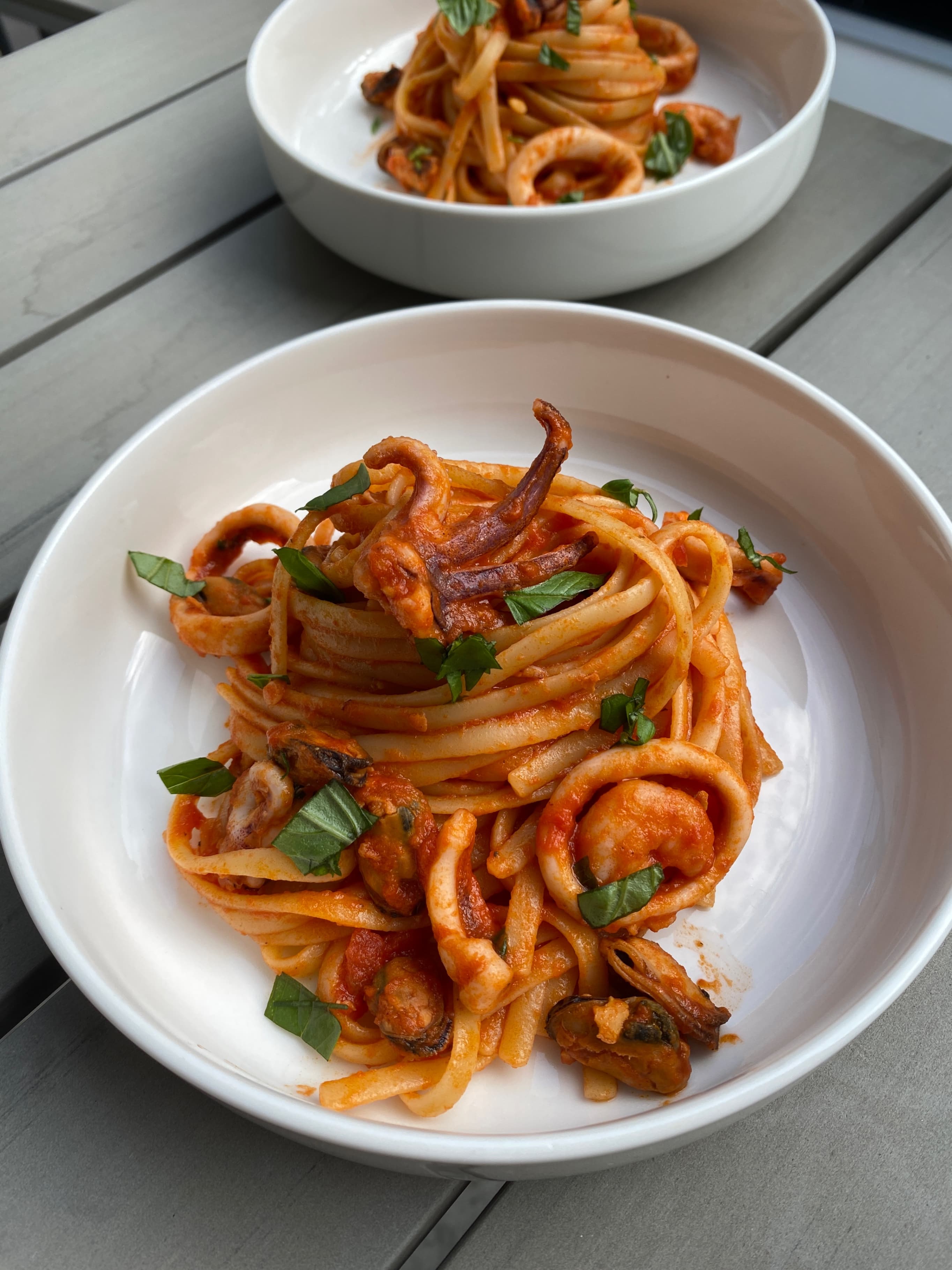 Linguine with Mixed Seafood and Fresh Tomato Sauce Recipe Image