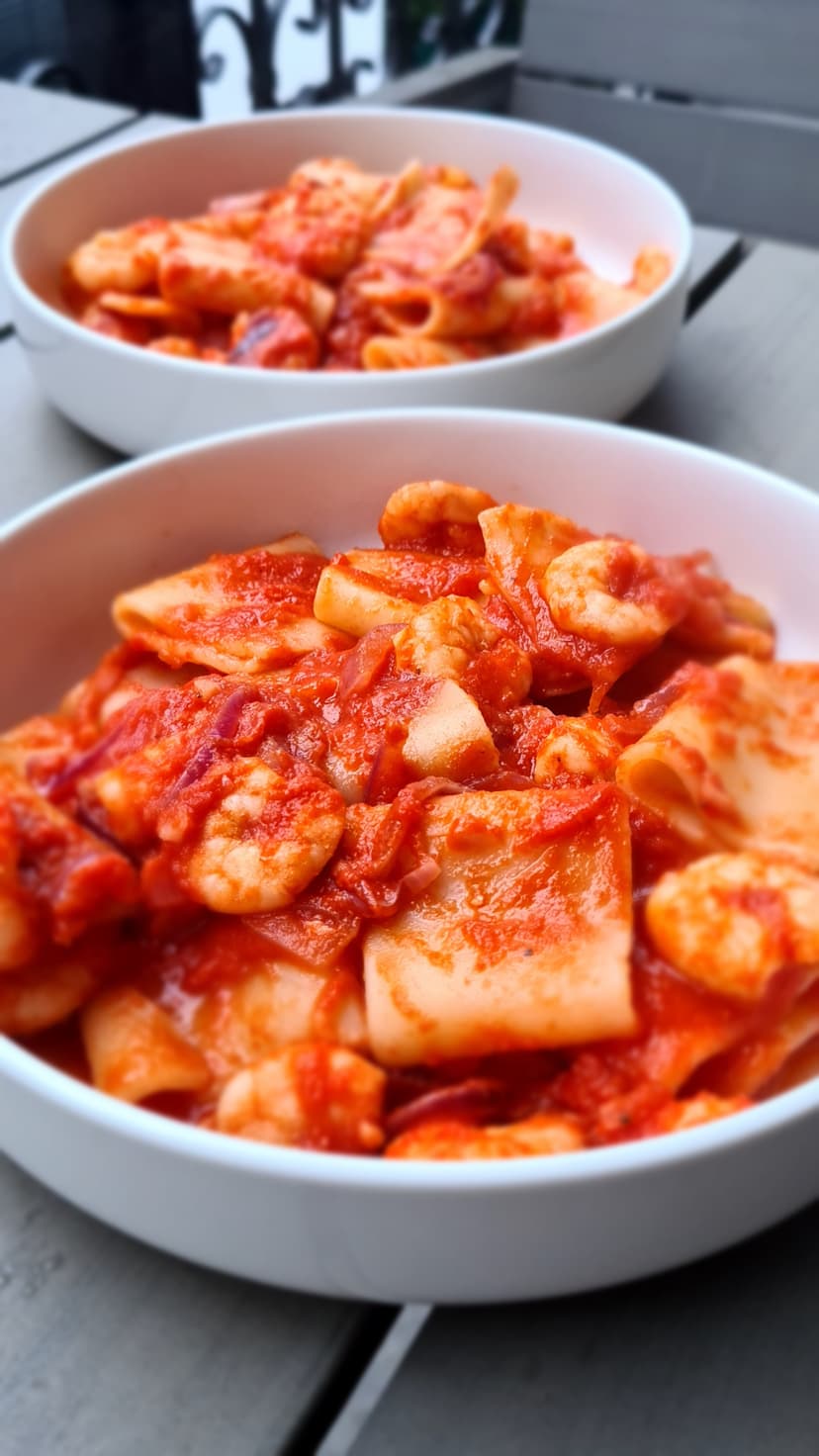 Recette Rocely de Paccheri aux crevettes et sauce tomate