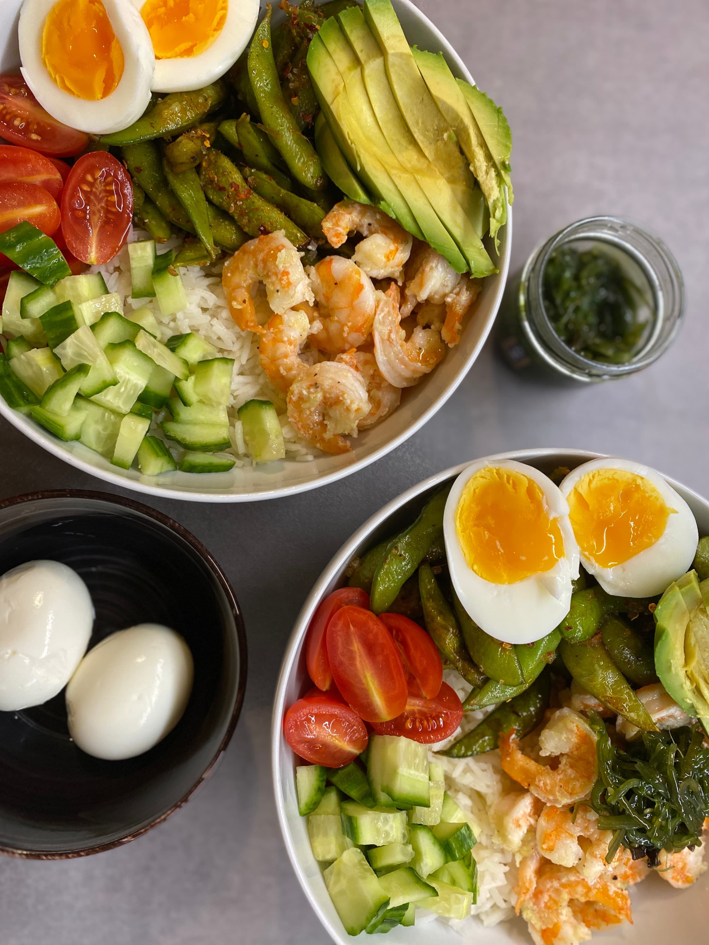 Sushi Bowl with Shrimp and Edamame Recipe Image