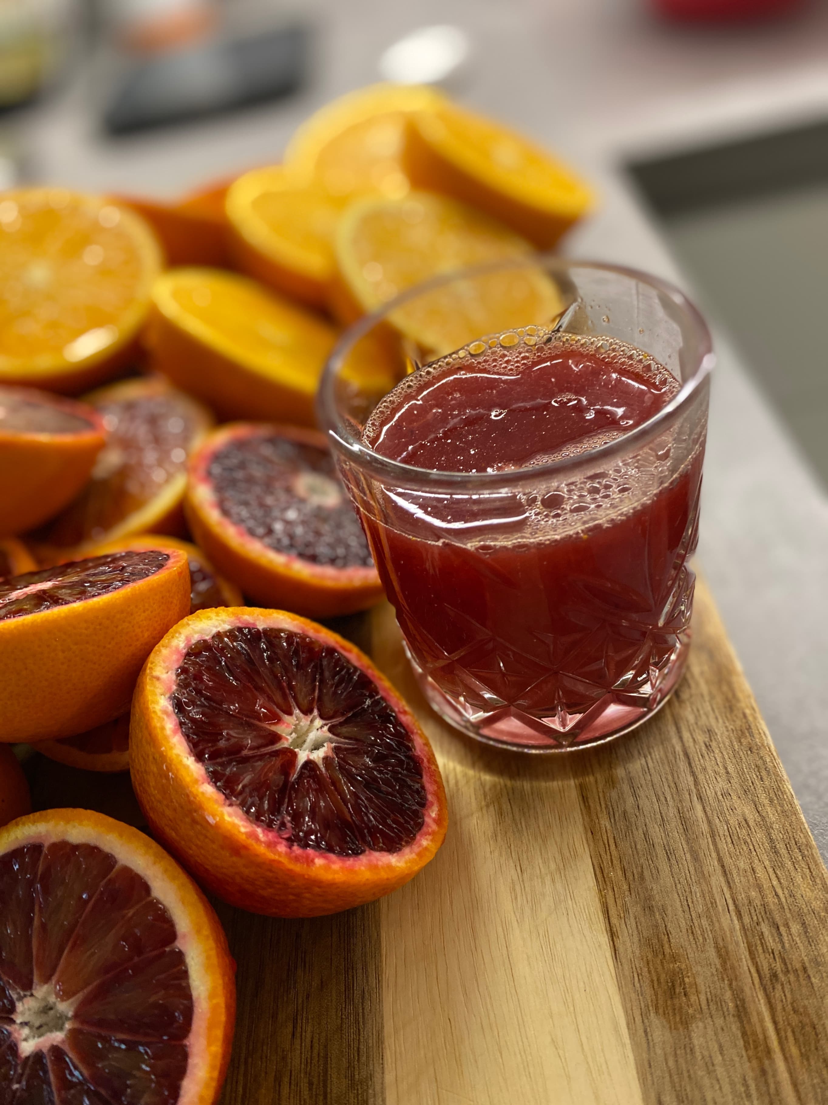 Frischer Orangensaft mit Blut- und normalen Orangen Rocely Rezept
