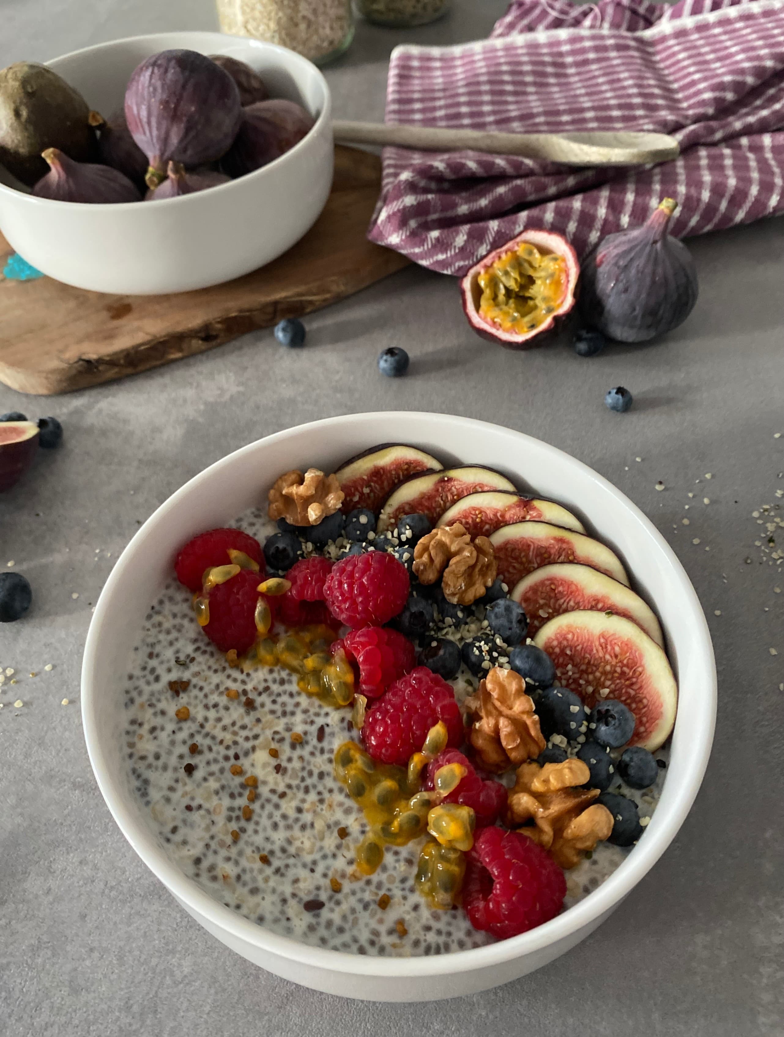 Raspberry Figs Chia Bowl Recipe Image