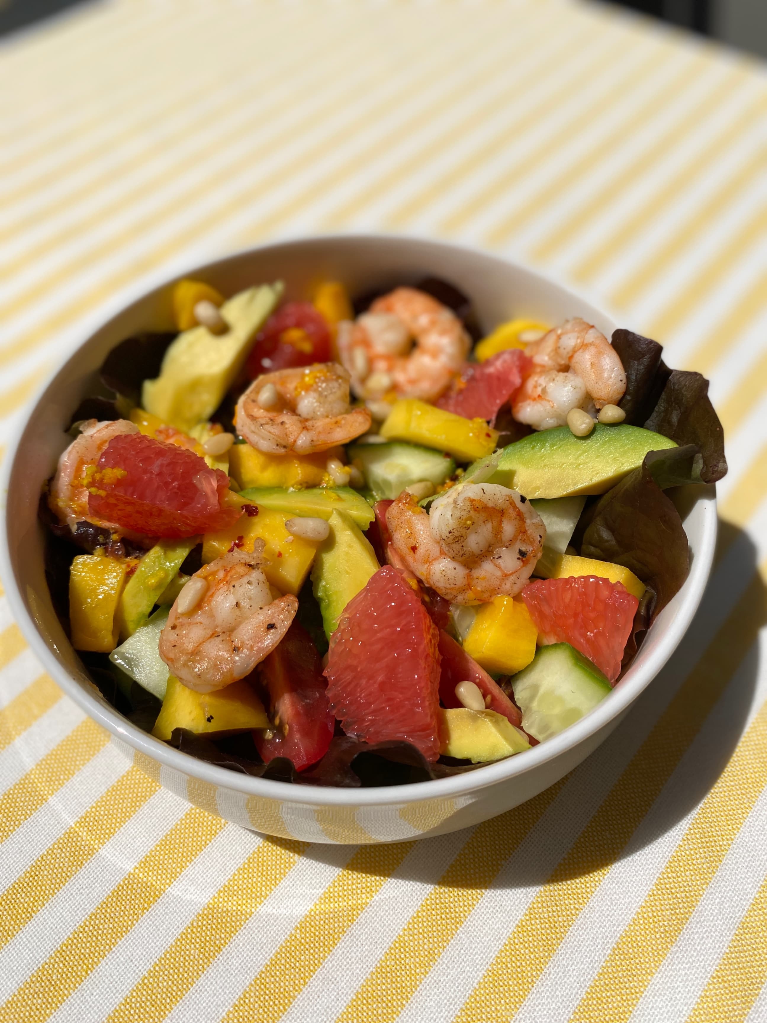 Shrimp Summer Salad with Grapefruit Dressing and Mango Recipe Image